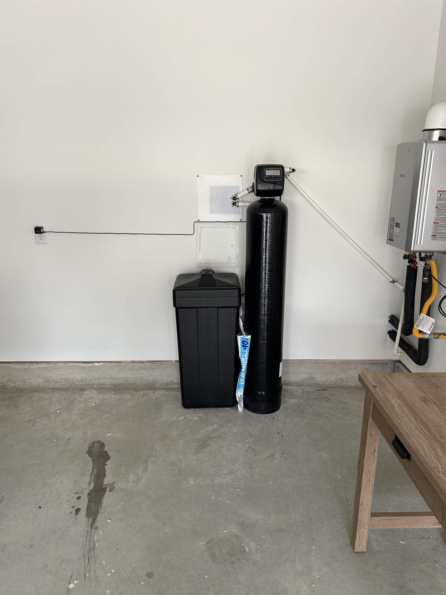 Clean single tank softener install with salt on hand