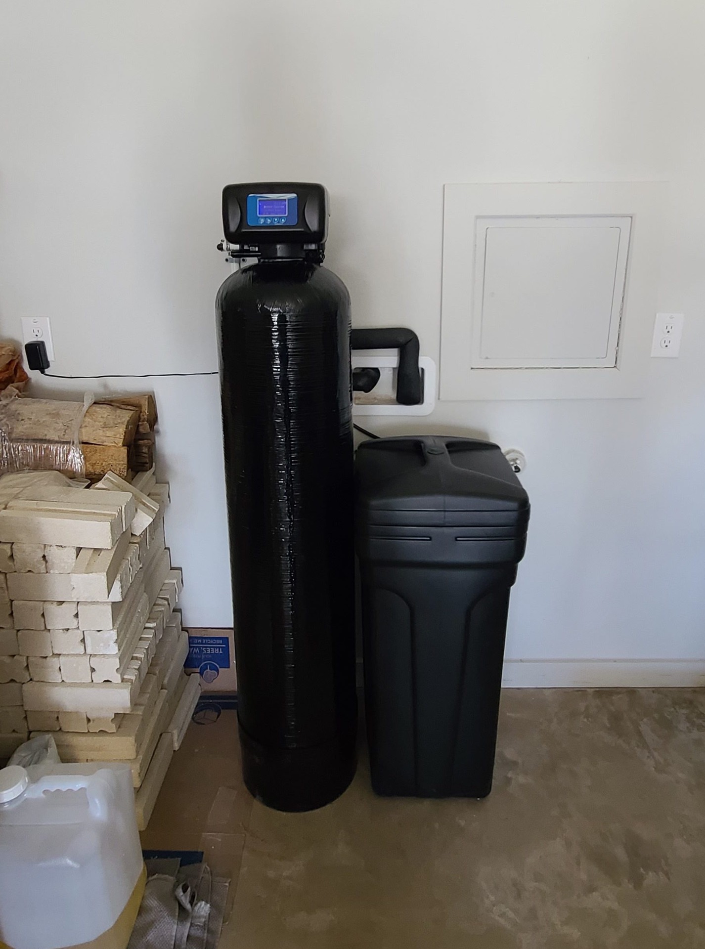 Whole-home softener with digital display valve and brine tank